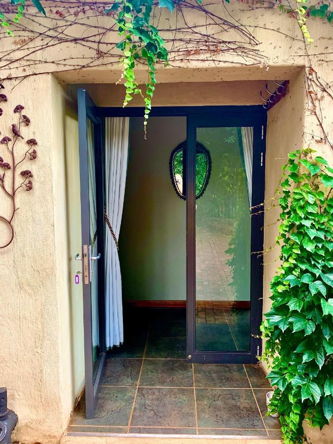 Mountain Rose Guesthouse Луис-Тричард Экстерьер фото