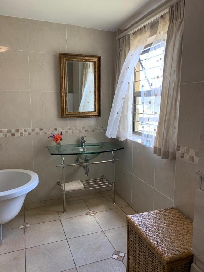 Mountain Rose Guesthouse Луис-Тричард Экстерьер фото